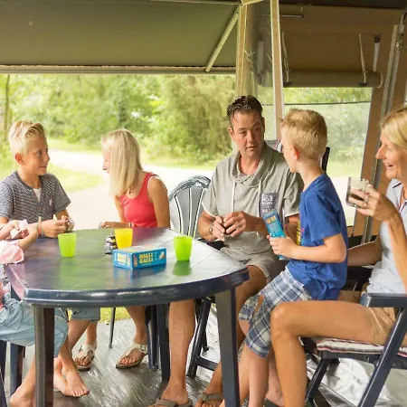 Country Camp Nommerlayen 4*